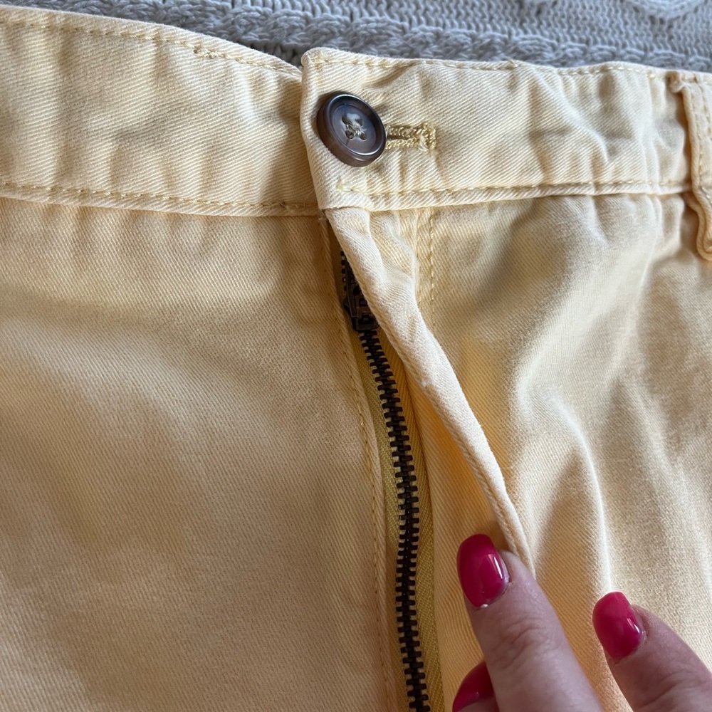 IZOD Saltwater Chinos Light Yellow Flat Front Dress Shorts Men’s Size 40W - Picture 13 of 15